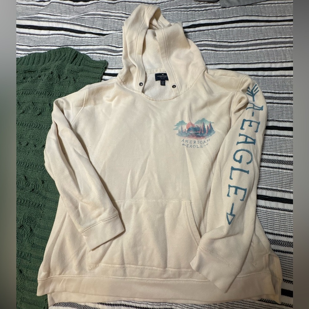 American‎ Eagle Cream Graphic Hoodie Pullover Athleisure Casual Comfy